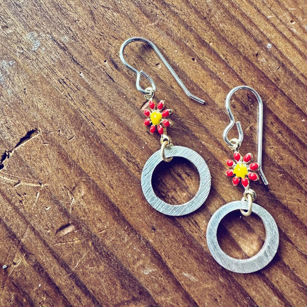 daisy ring // enamel daisy flower and silver plated circle ring earrings by Peacock & Lime