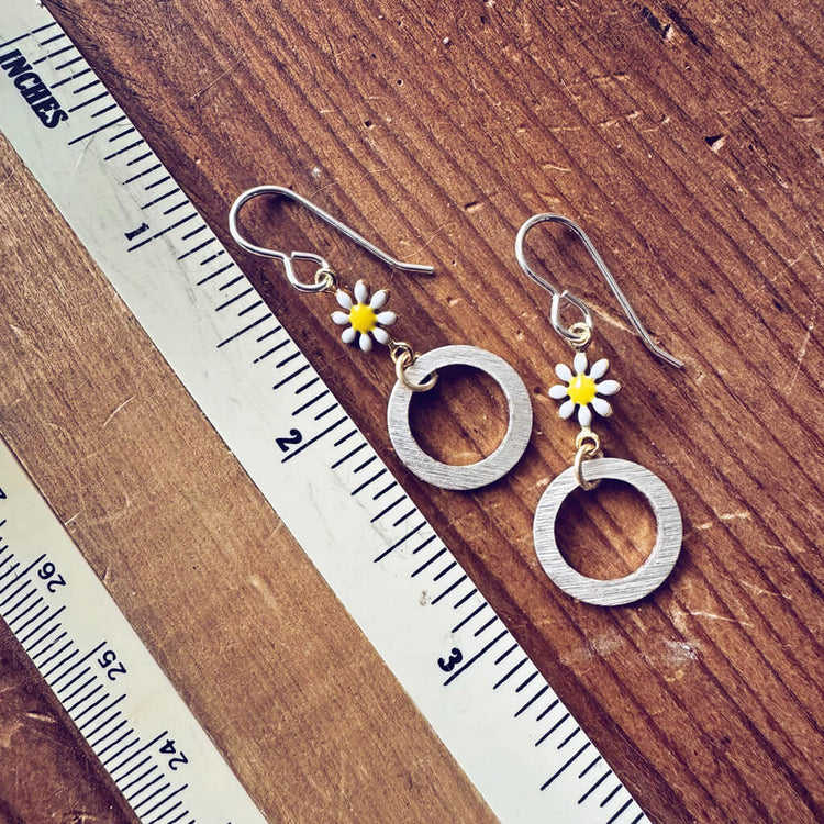 daisy ring // enamel daisy flower and silver plated circle ring earrings by Peacock & Lime