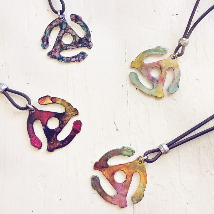 old school // retro 45 rpm record adapter necklace - colourized - Peacock & Lime