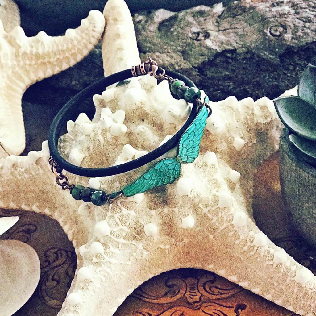 angel wings // thick leather wrap bracelet - choker - Peacock & Lime